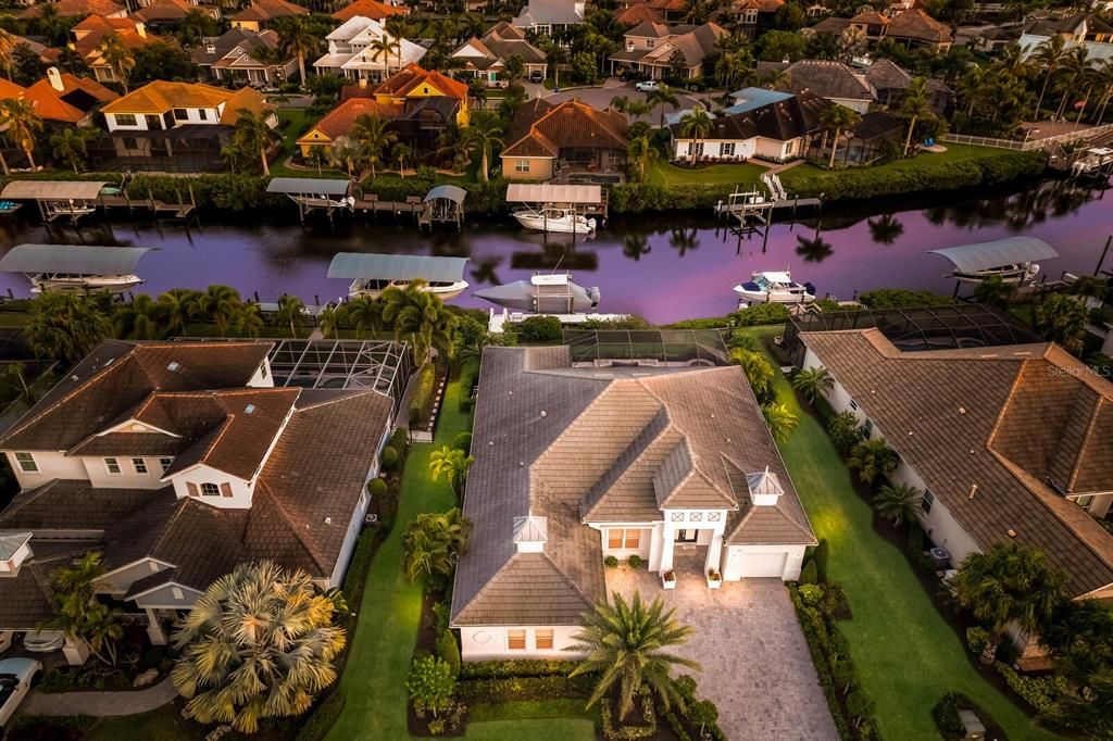 Vendido Recientemente: $2,200,000 (3 camas, 3 baños, 2797 Pies cuadrados)