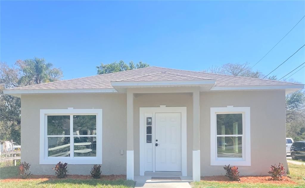 Recently Sold: $325,000 (4 beds, 2 baths, 1719 Square Feet)