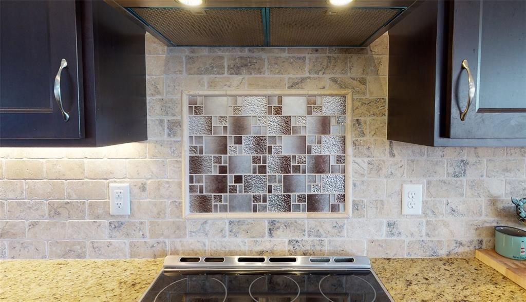 Decorative tile backsplash