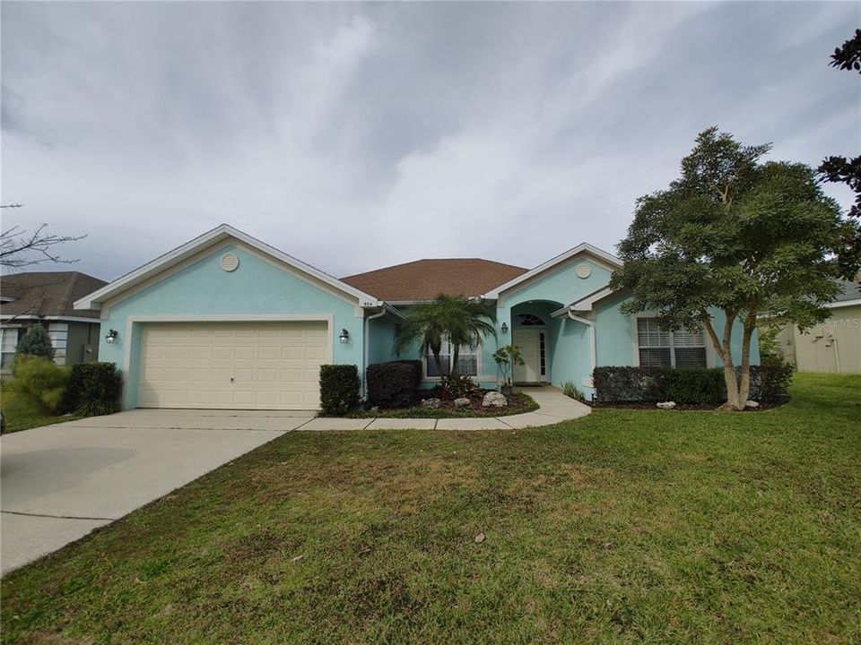 Recently Sold: $395,000 (5 beds, 2 baths, 2366 Square Feet)