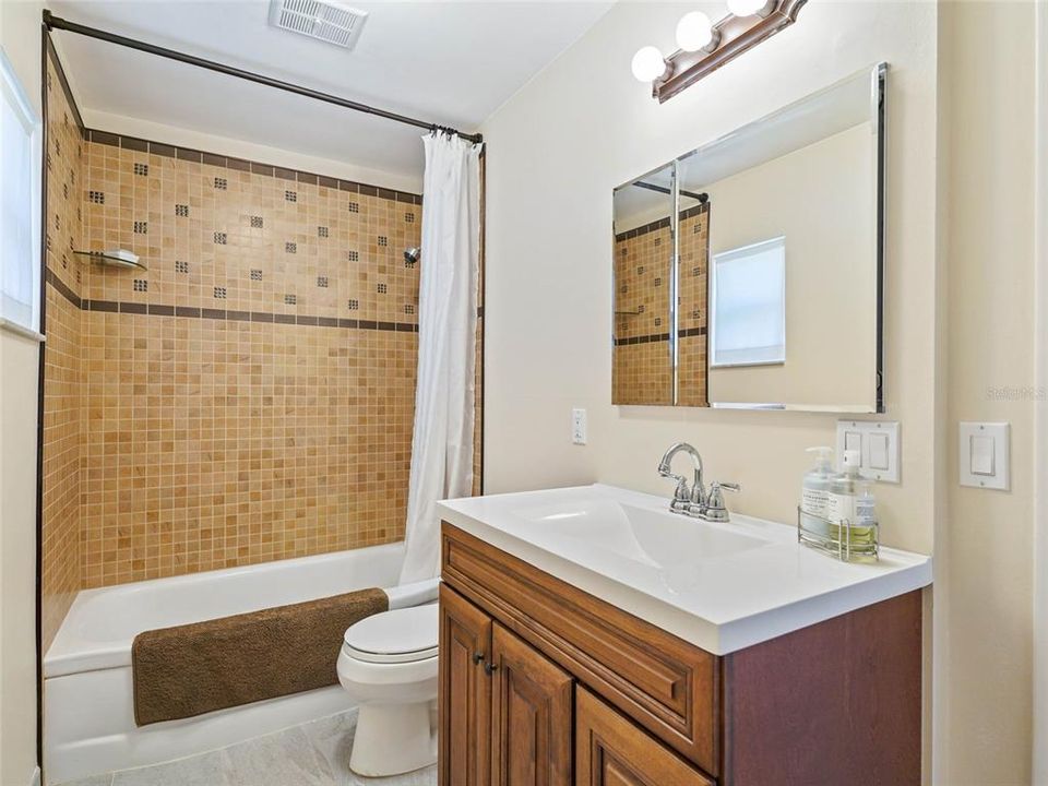 最近售出: $723,900 (3 贝兹, 3 浴室, 2816 平方英尺)