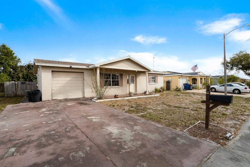 Recently Sold: $185,000 (3 beds, 1 baths, 1100 Square Feet)