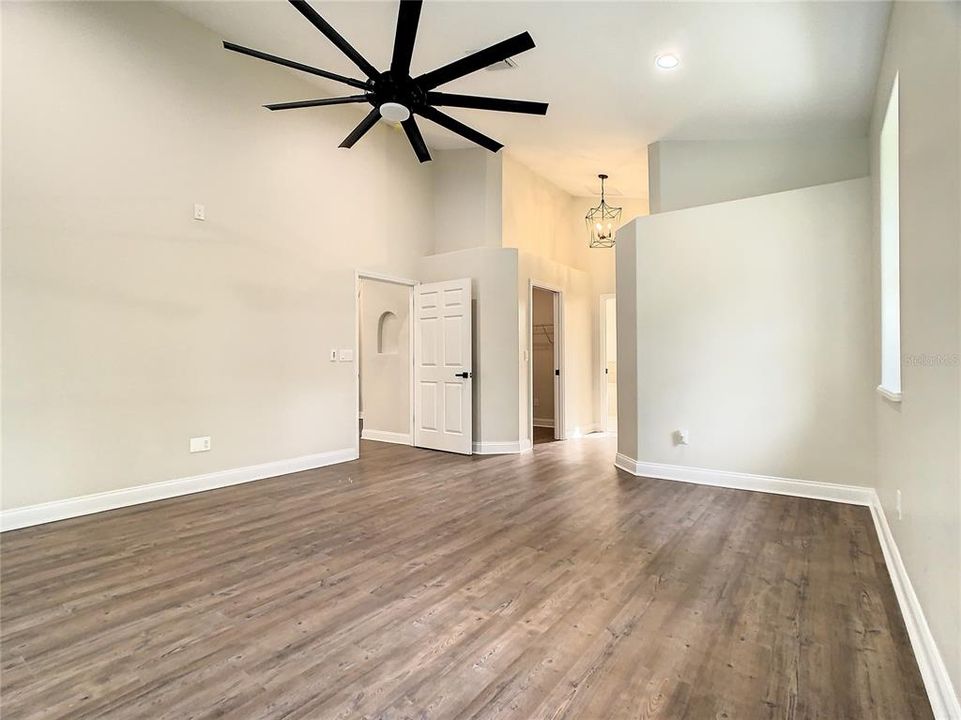 Recently Sold: $699,000 (3 beds, 3 baths, 2842 Square Feet)