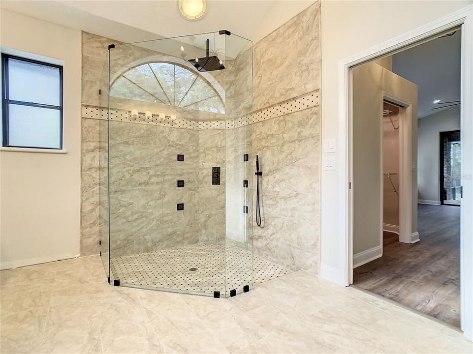最近售出: $699,000 (3 贝兹, 3 浴室, 2842 平方英尺)