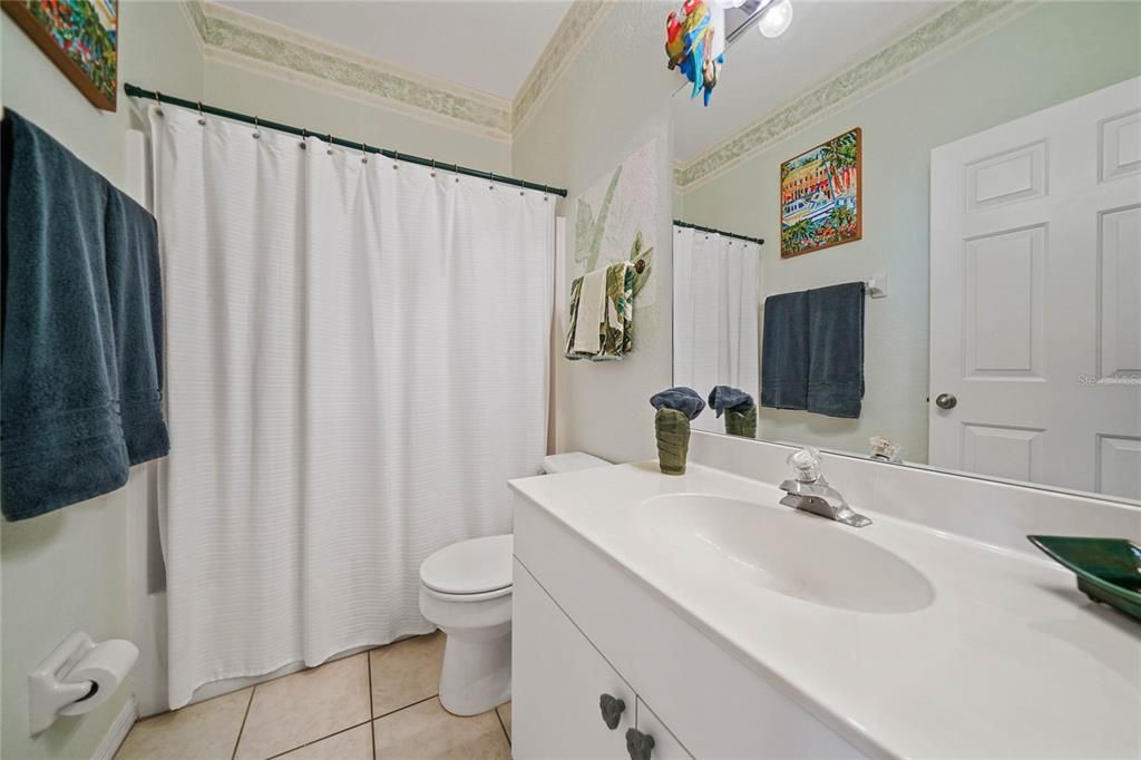 最近售出: $379,000 (2 贝兹, 2 浴室, 1219 平方英尺)