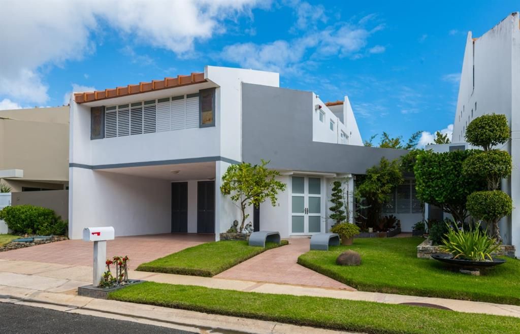 Vendido Recientemente: $689,000 (3 camas, 2 baños, 2557 Pies cuadrados)