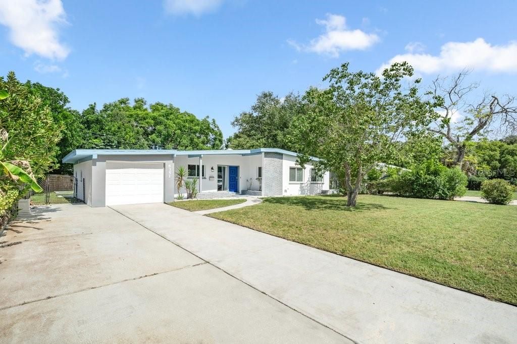 Recently Sold: $465,000 (3 beds, 2 baths, 1544 Square Feet)