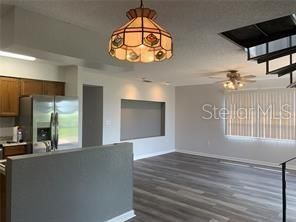 Recently Rented: $1,800 (3 beds, 2 baths, 1542 Square Feet)