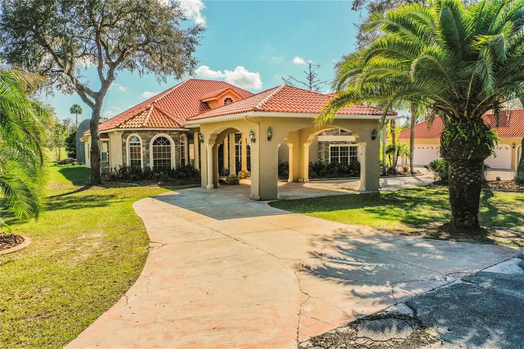 Recently Sold: $2,399,000 (5 beds, 5 baths, 6277 Square Feet)