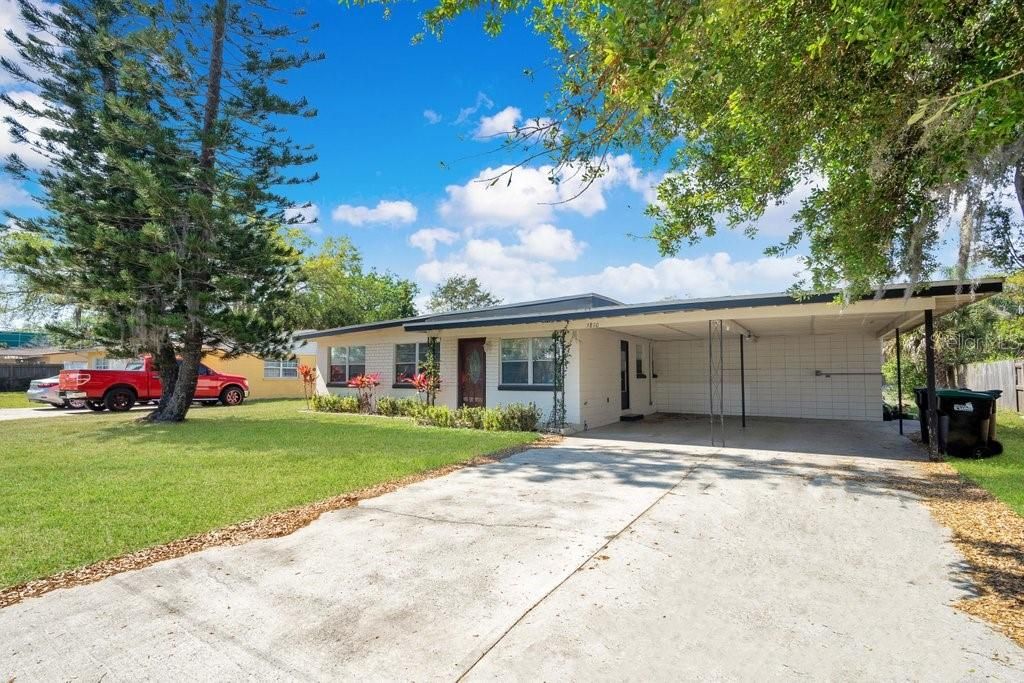 Recently Sold: $300,000 (3 beds, 2 baths, 1140 Square Feet)