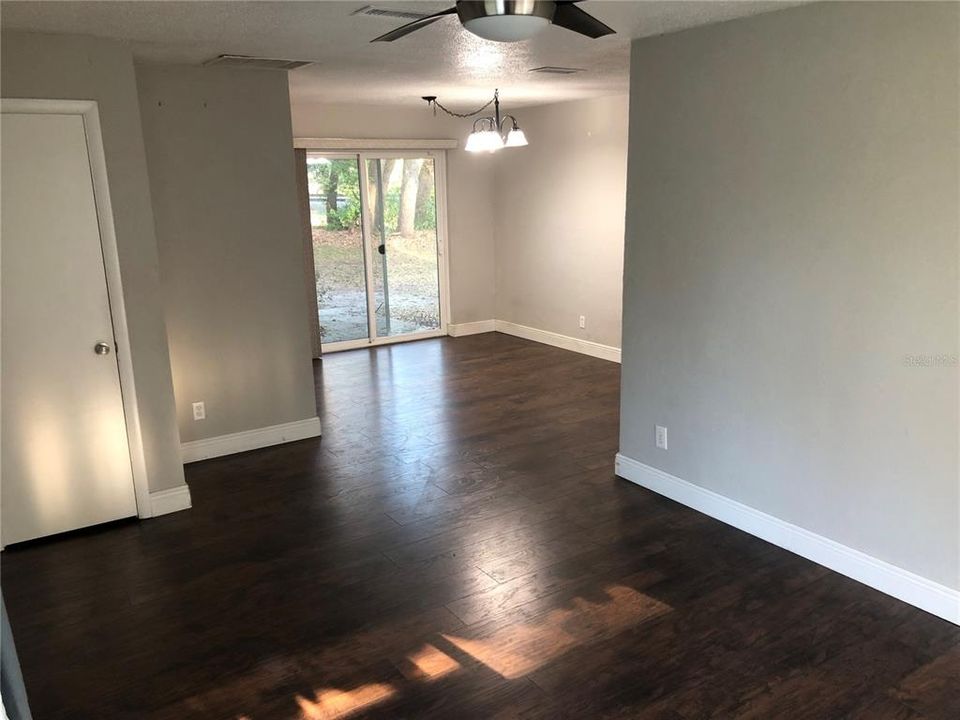 Vendido Recientemente: $189,900 (3 camas, 2 baños, 1162 Pies cuadrados)