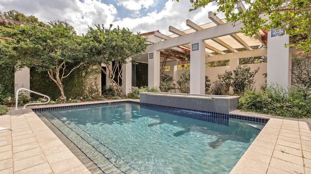 Recently Sold: $2,400,000 (5 beds, 4 baths, 4232 Square Feet)