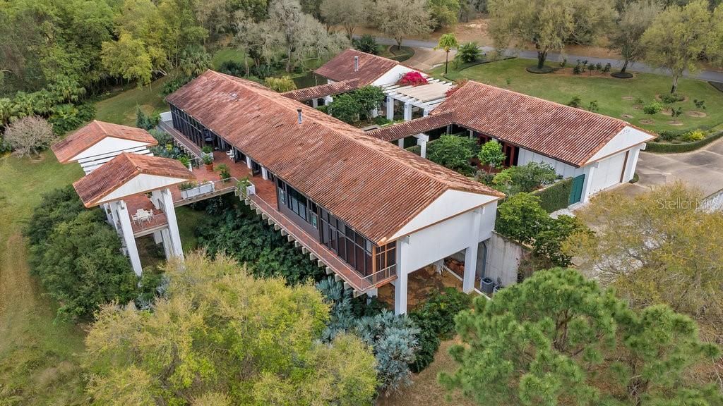 Vendido Recientemente: $2,400,000 (5 camas, 4 baños, 4232 Pies cuadrados)