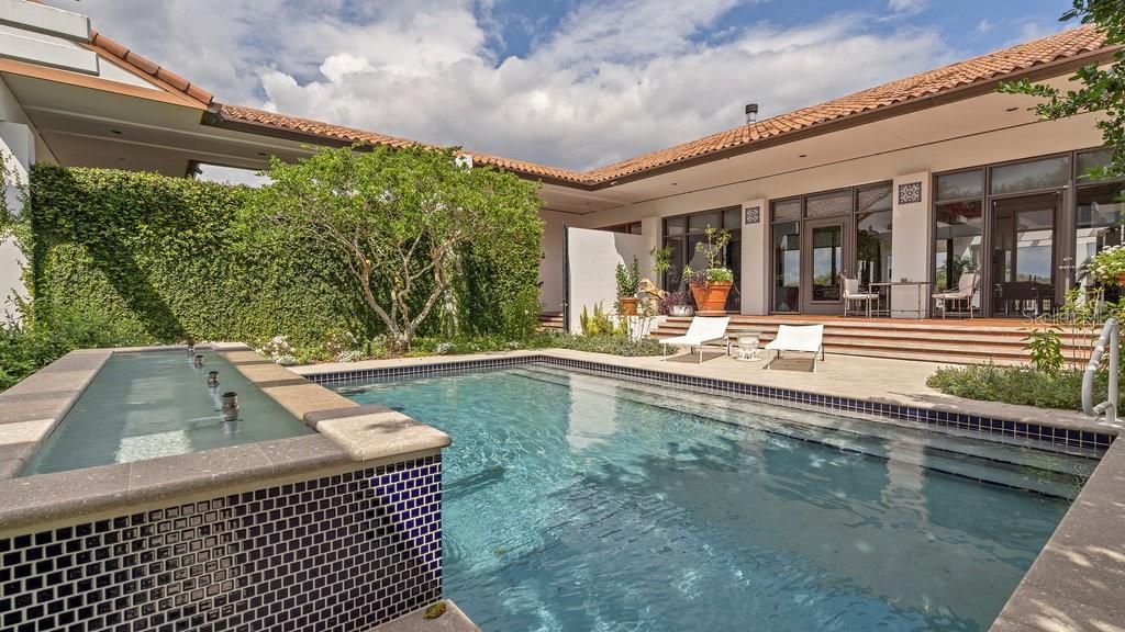 Recently Sold: $2,400,000 (5 beds, 4 baths, 4232 Square Feet)