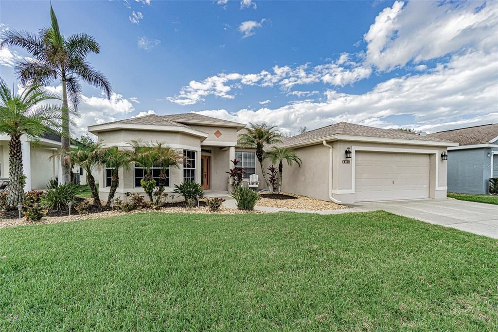 Recently Sold: $450,000 (4 beds, 3 baths, 2690 Square Feet)