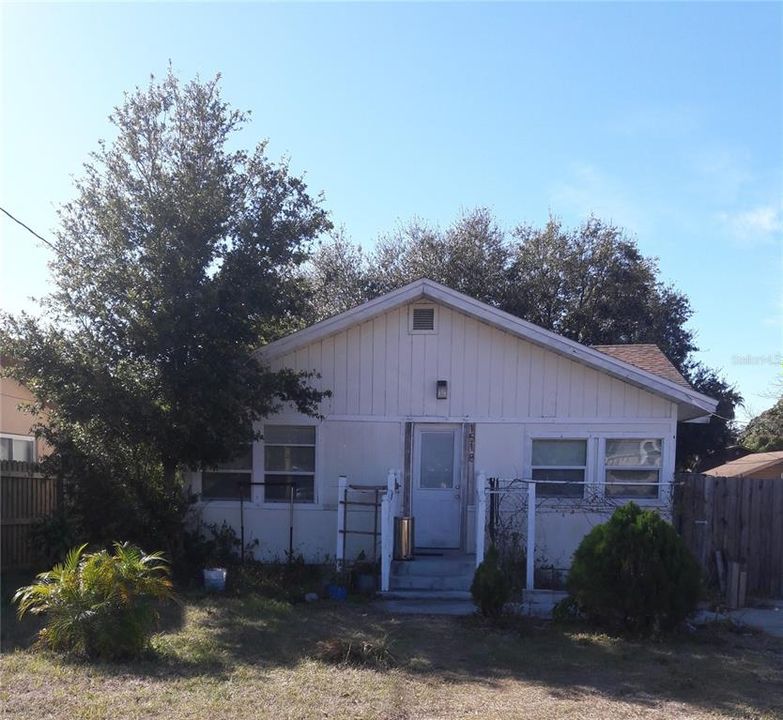 Recently Sold: $150,000 (2 beds, 2 baths, 877 Square Feet)