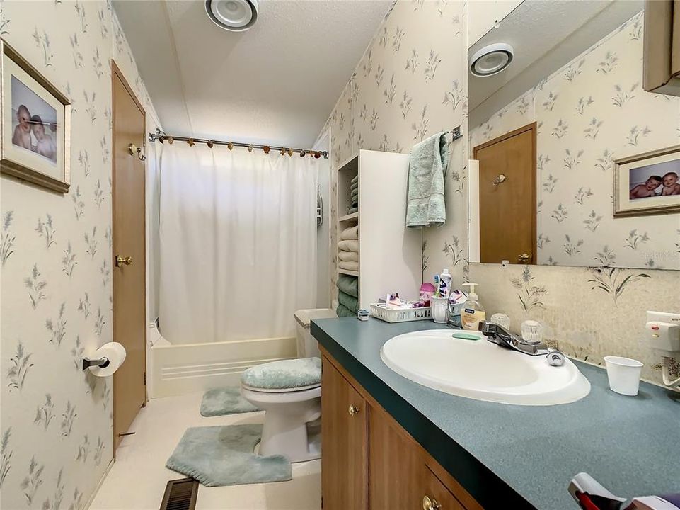 最近售出: $120,000 (3 贝兹, 2 浴室, 960 平方英尺)