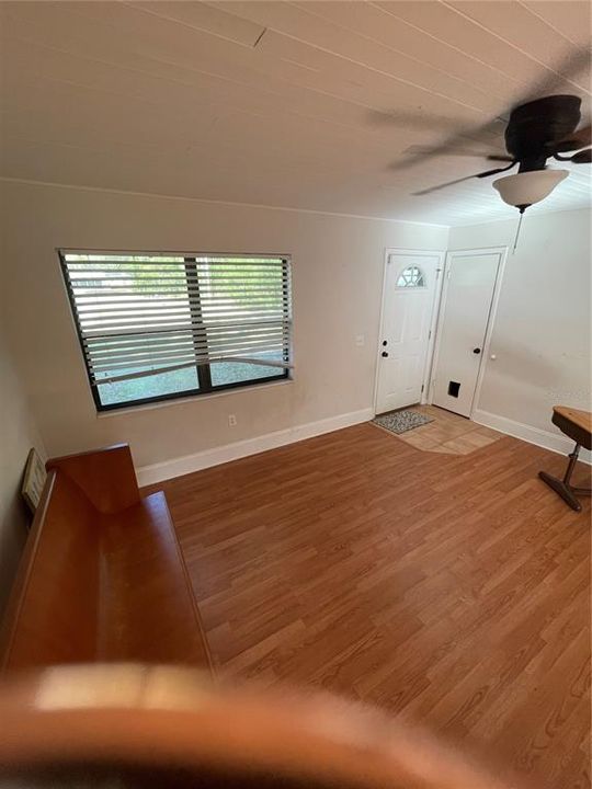 Recently Sold: $197,000 (3 beds, 1 baths, 1056 Square Feet)