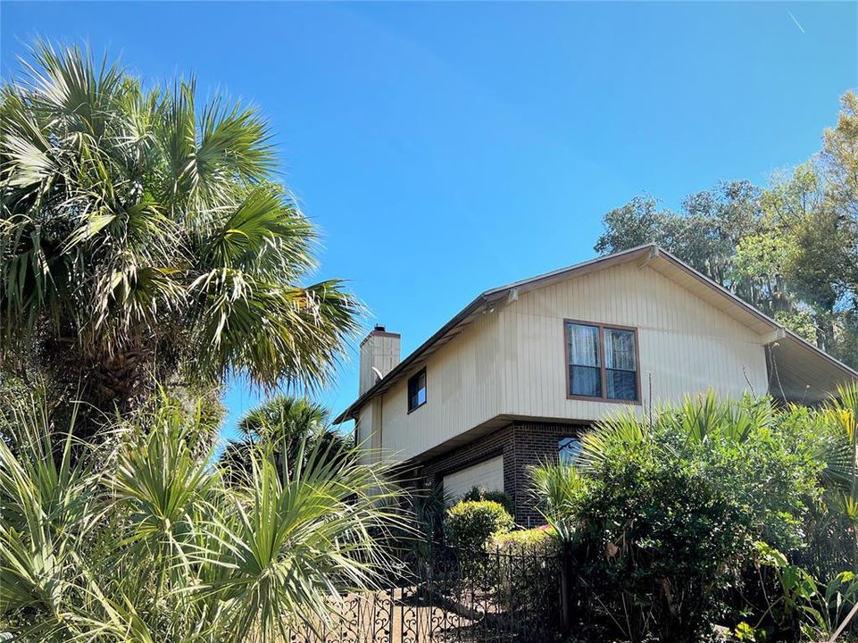 Recently Sold: $399,900 (4 beds, 2 baths, 2486 Square Feet)