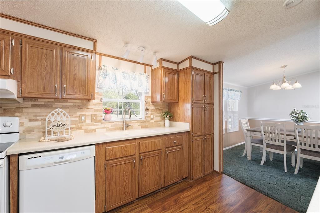 Recently Sold: $175,000 (3 beds, 2 baths, 1512 Square Feet)