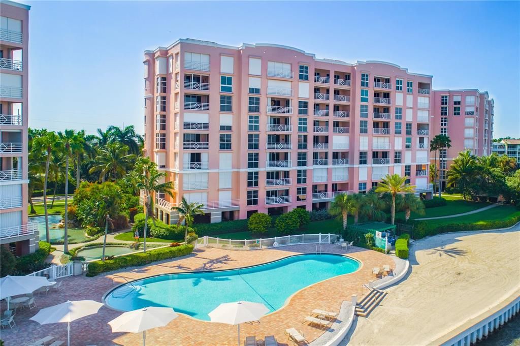 Recently Sold: $1,290,000 (3 beds, 3 baths, 3028 Square Feet)