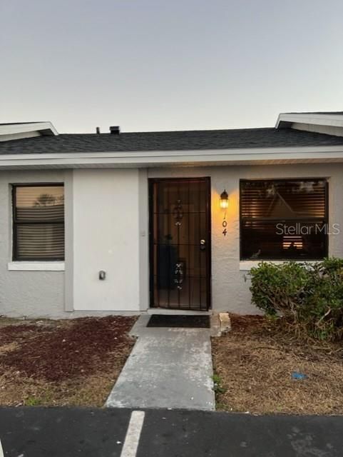 Recently Sold: $170,000 (2 beds, 1 baths, 704 Square Feet)