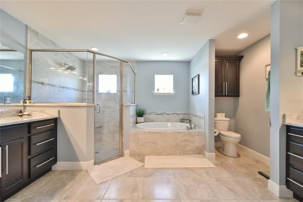 最近售出: $429,900 (3 贝兹, 2 浴室, 2388 平方英尺)