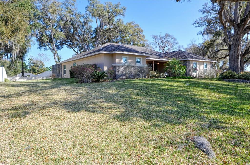 Recently Sold: $429,900 (3 beds, 2 baths, 2388 Square Feet)