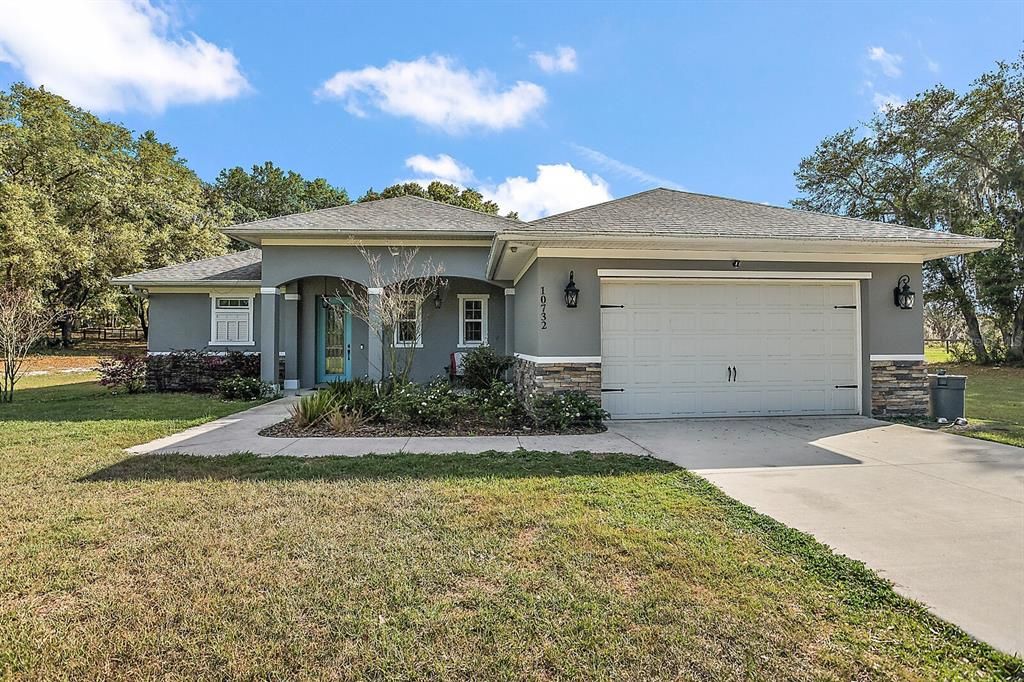 Recently Sold: $635,000 (3 beds, 2 baths, 2085 Square Feet)