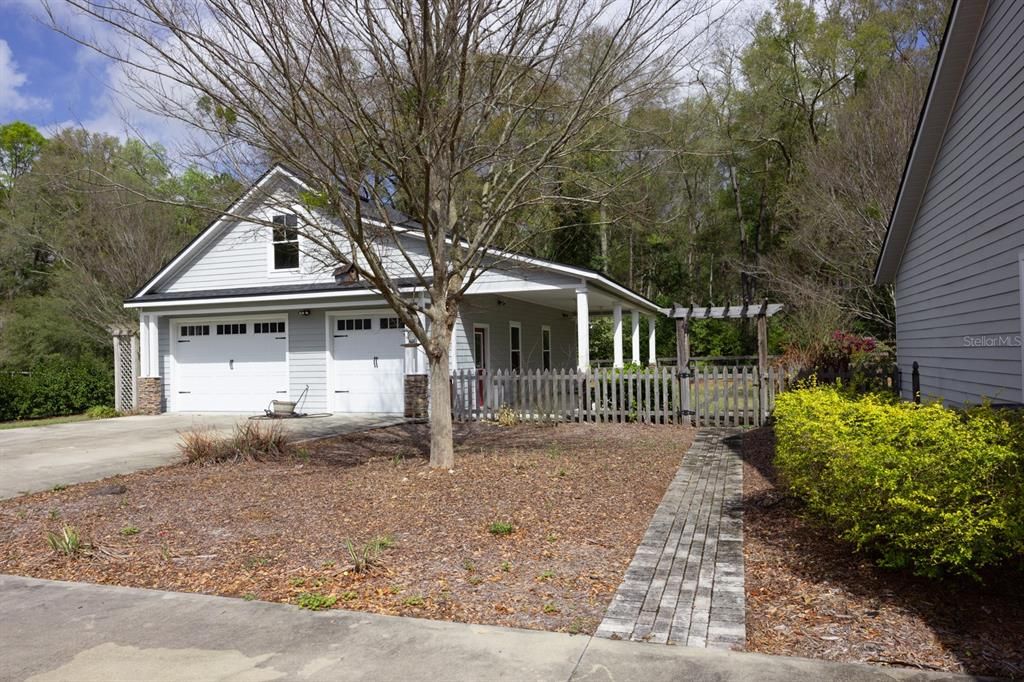 Detached garage/workshop with full attic