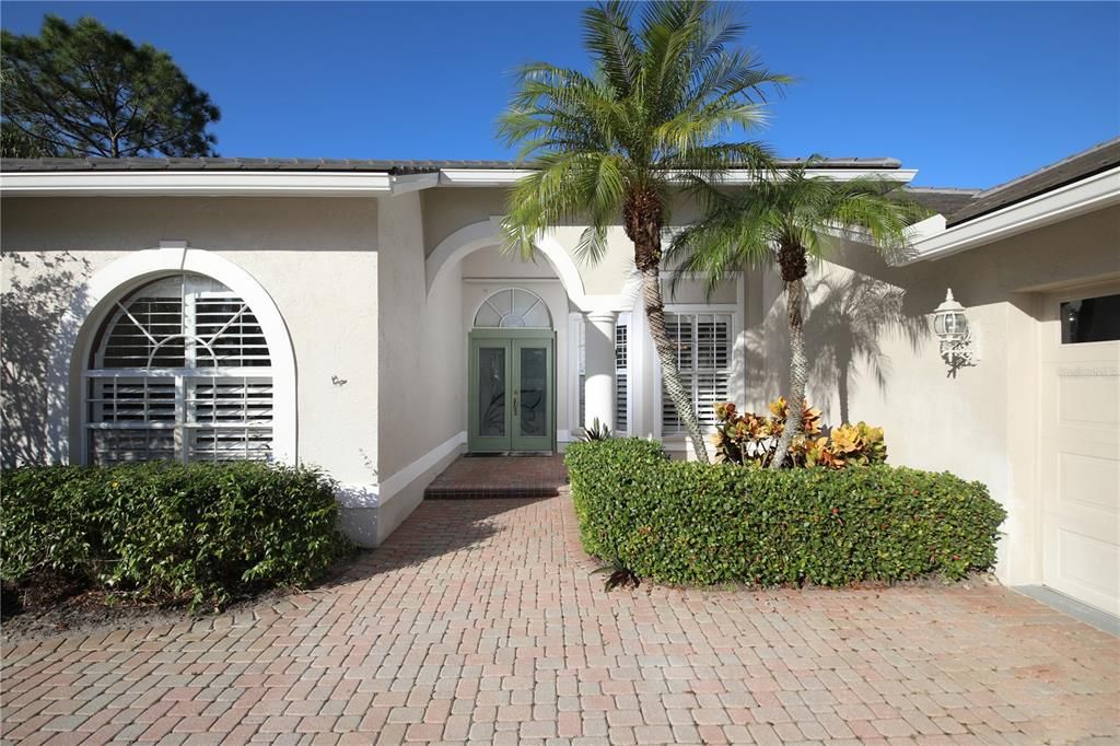 Recently Sold: $900,000 (3 beds, 2 baths, 2672 Square Feet)