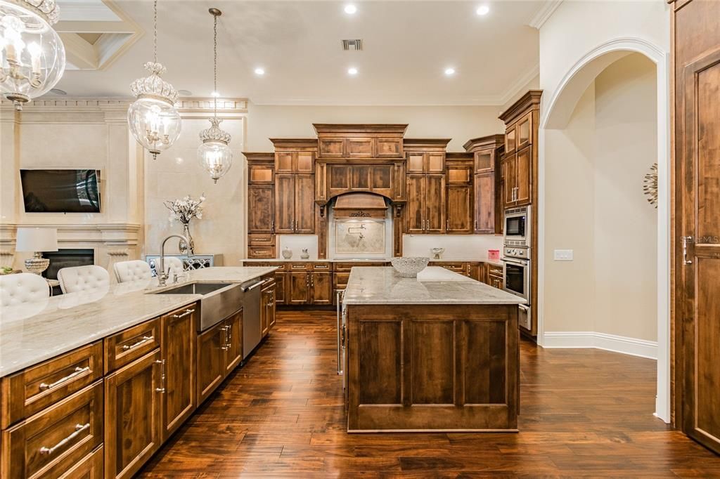 Recently Sold: $1,950,000 (4 beds, 3 baths, 5836 Square Feet)