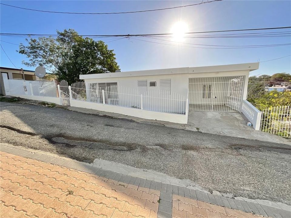 Recently Sold: $105,000 (3 beds, 2 baths, 1462 Square Feet)