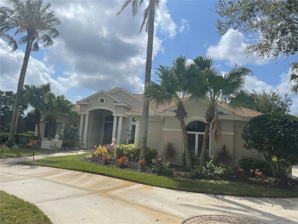 Recently Sold: $970,000 (4 beds, 3 baths, 3009 Square Feet)