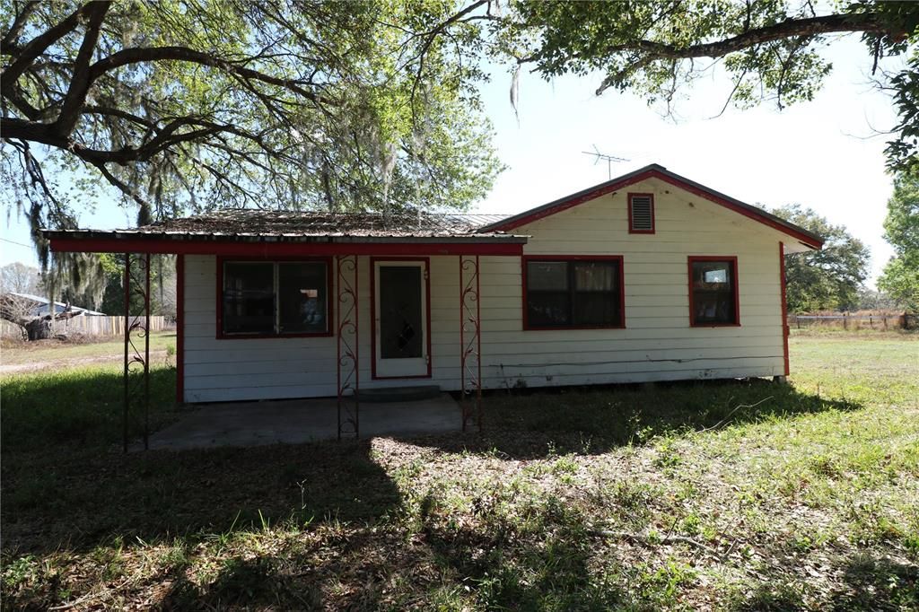 Recently Sold: $225,000 (3 beds, 1 baths, 1402 Square Feet)