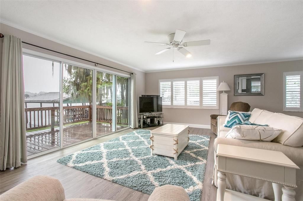 Recently Sold: $550,000 (3 beds, 3 baths, 2163 Square Feet)