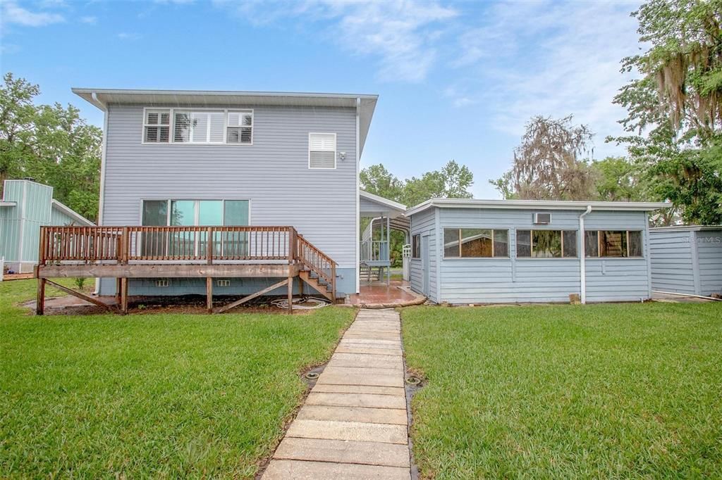 Recently Sold: $550,000 (3 beds, 3 baths, 2163 Square Feet)