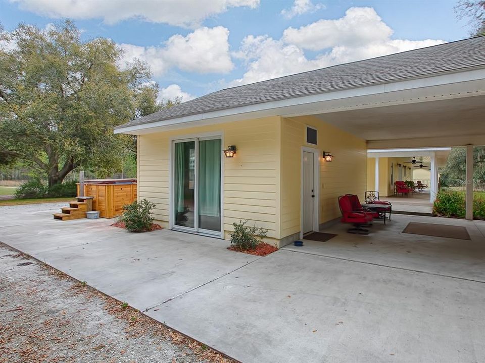 Recently Sold: $625,000 (3 beds, 2 baths, 1640 Square Feet)