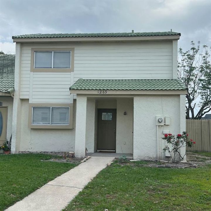 Recently Sold: $233,700 (3 beds, 2 baths, 1456 Square Feet)