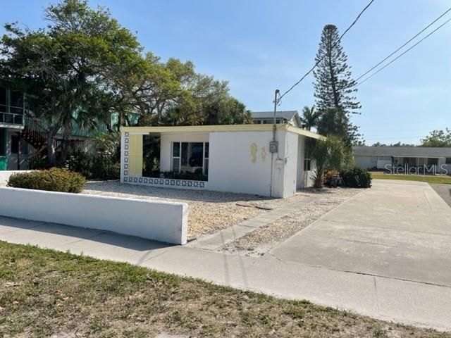 Recently Sold: $1,200,000 (2 beds, 1 baths, 1260 Square Feet)