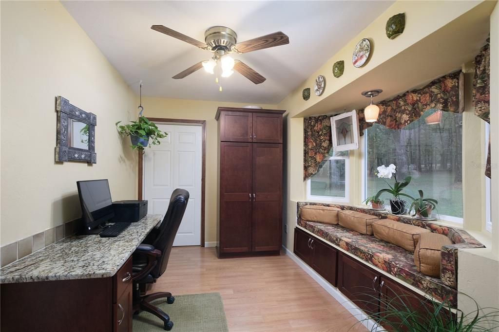 Recently Sold: $490,000 (3 beds, 2 baths, 2022 Square Feet)