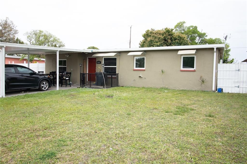 Vendido Recientemente: $300,000 (4 camas, 2 baños, 1318 Pies cuadrados)