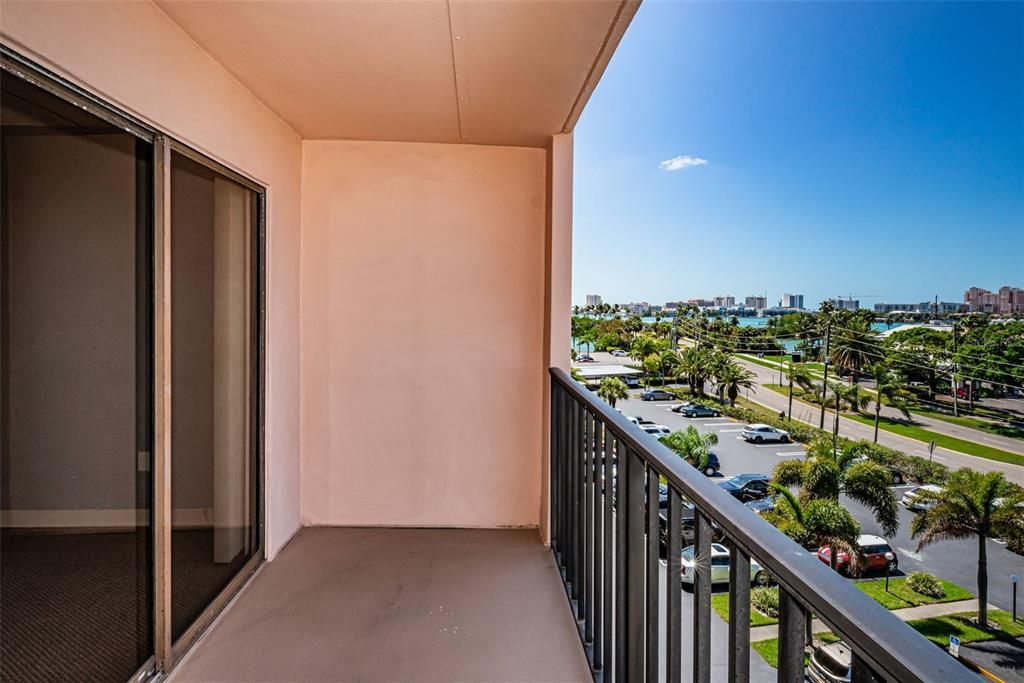 Picturesque intracoastal and Island Way views from your 18' balcony.