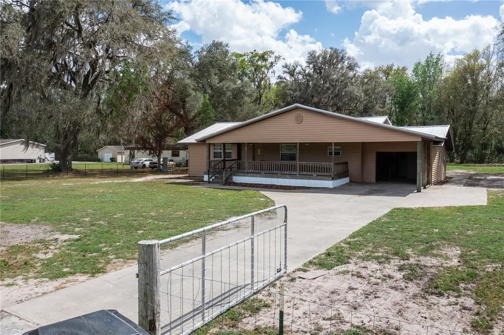 Recently Sold: $253,000 (3 beds, 2 baths, 1577 Square Feet)