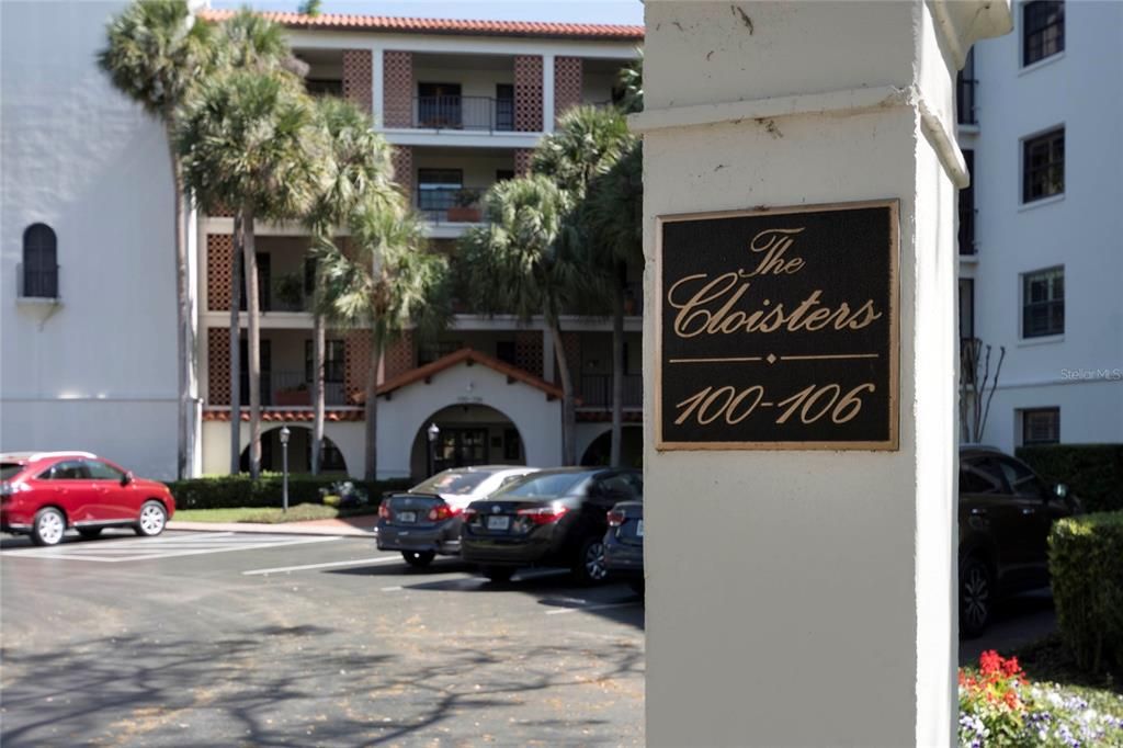 Recently Sold: $475,000 (2 beds, 1 baths, 901 Square Feet)