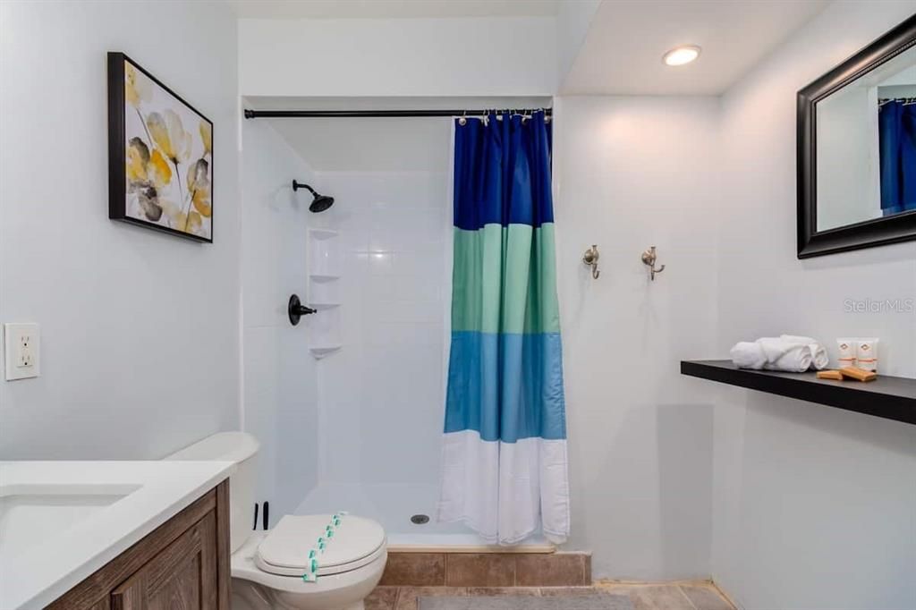 最近售出: $470,000 (3 贝兹, 2 浴室, 1657 平方英尺)