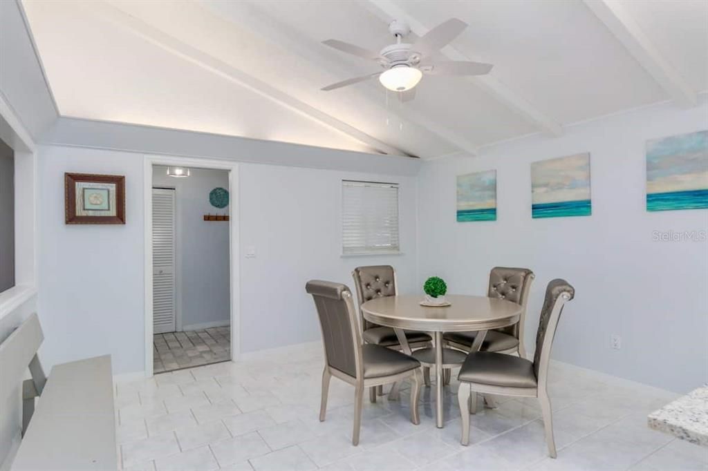 Recently Sold: $470,000 (3 beds, 2 baths, 1657 Square Feet)