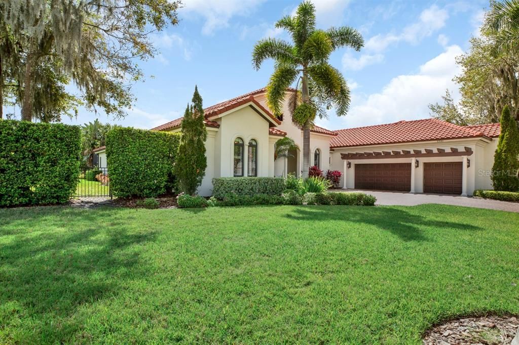 Recently Sold: $950,000 (4 beds, 3 baths, 4170 Square Feet)