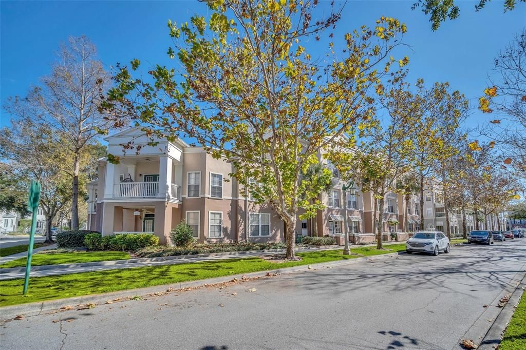Recently Sold: $220,000 (1 beds, 1 baths, 830 Square Feet)