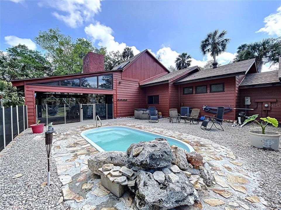 Recently Sold: $2,900,000 (3 beds, 4 baths, 2674 Square Feet)